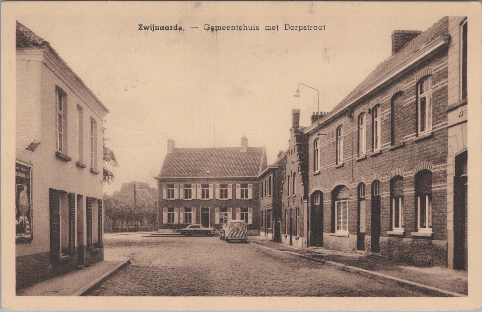 /Belgium/Places/BE_Place_1900-1961_Zwijnaarde - Gemeentehuis met Dorpstraat.jpg